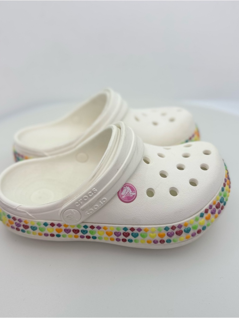 CROCS White Rainbow Kids with Multicolor Glitter Heart Trim size 1 youth girls - Picture 3 of 7